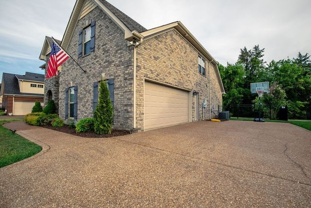 2521 Pebblecreek Ln, Murfreesboro, TN 37130