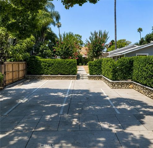 889 N Oakland 891, Pasadena, CA 91104