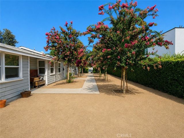 889 N Oakland 891, Pasadena, CA 91104