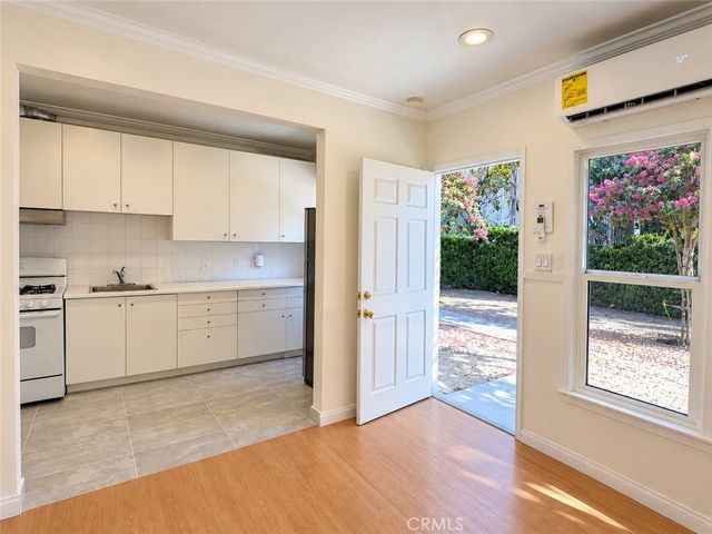 889 N Oakland 891, Pasadena, CA 91104