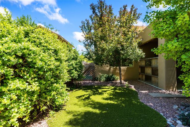 1124 Harrison Road, Santa Fe, NM 87507
