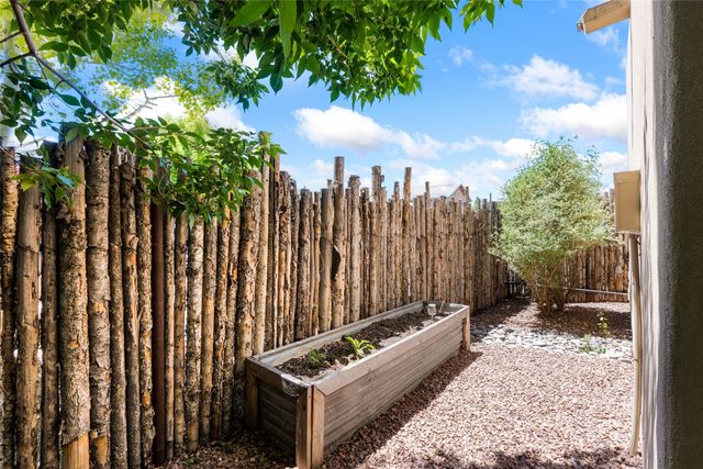 1124 Harrison Road, Santa Fe, NM 87507