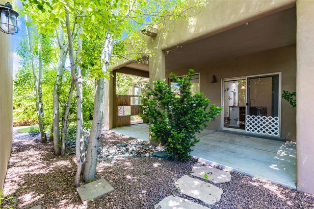 1124 Harrison Road, Santa Fe, NM 87507