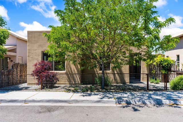 1124 Harrison Road, Santa Fe, NM 87507