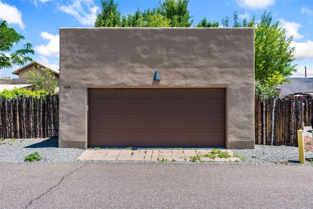 1124 Harrison Road, Santa Fe, NM 87507