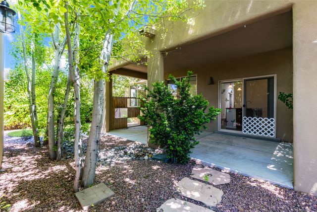 1124 Harrison Road, Santa Fe, NM 87507