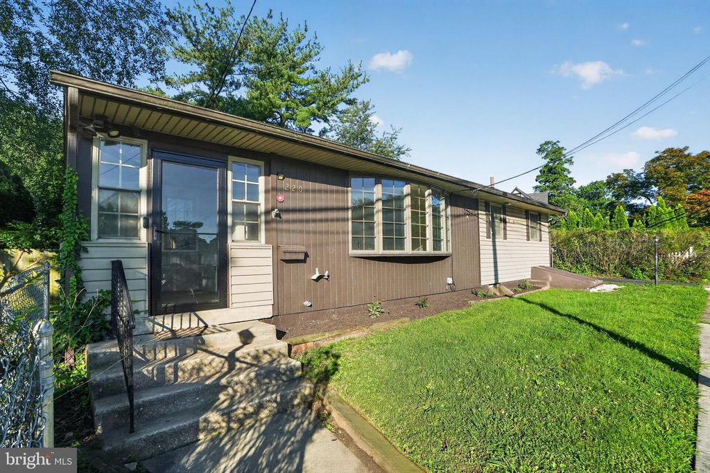220 MCKINLEY AVE, NORWOOD, PA 19074 — exterior