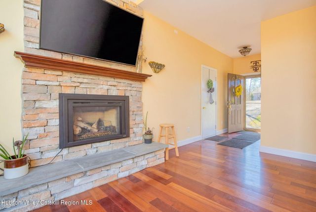 15 Strange Court Pp28, Athens, NY 12015