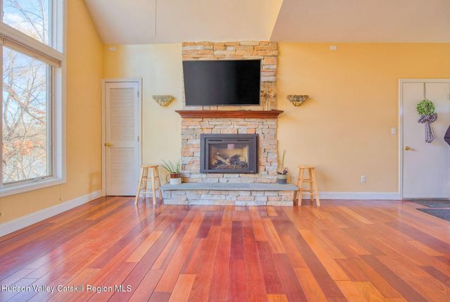 15 Strange Court Pp28, Athens, NY 12015