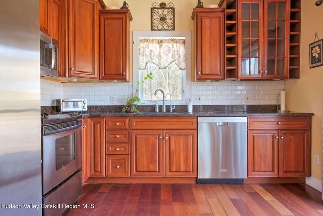 15 Strange Court Pp28, Athens, NY 12015