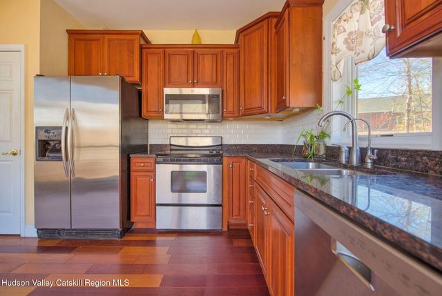 15 Strange Court Pp28, Athens, NY 12015