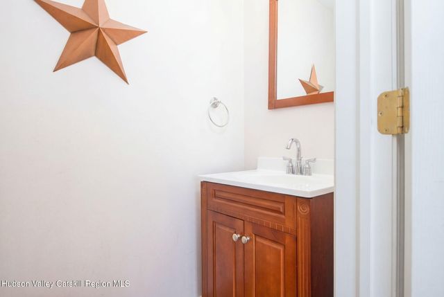 15 Strange Court Pp28, Athens, NY 12015