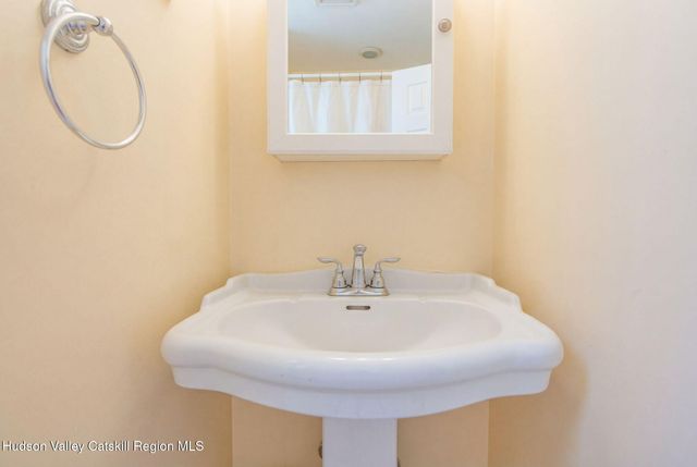 15 Strange Court Pp28, Athens, NY 12015