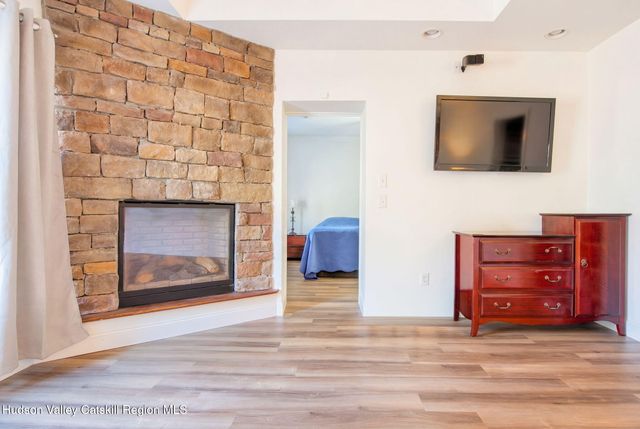 15 Strange Court Pp28, Athens, NY 12015