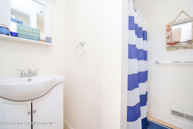 15 Strange Court Pp28, Athens, NY 12015