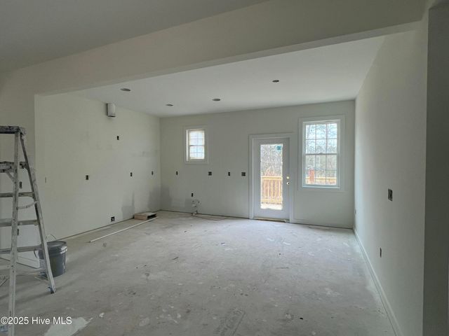 401 James Street, Vass, NC 28394