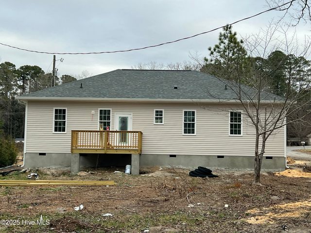 401 James Street, Vass, NC 28394