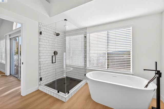 5075 Canyon Crest Dr, San Ramon, CA 94582