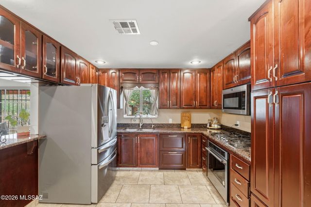 5645 S Caballo Road, Tucson, AZ 85746