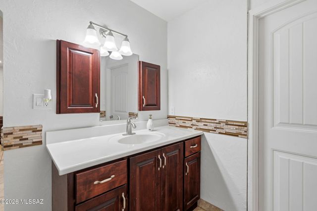 5645 S Caballo Road, Tucson, AZ 85746