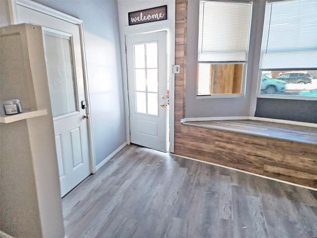 4748 S Broadway, St Louis, MO 63111