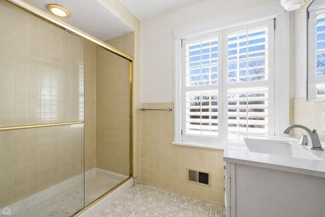 1940 Chestnut Avenue, Wilmette, IL 60091