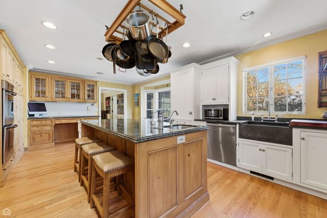 1940 Chestnut Avenue, Wilmette, IL 60091