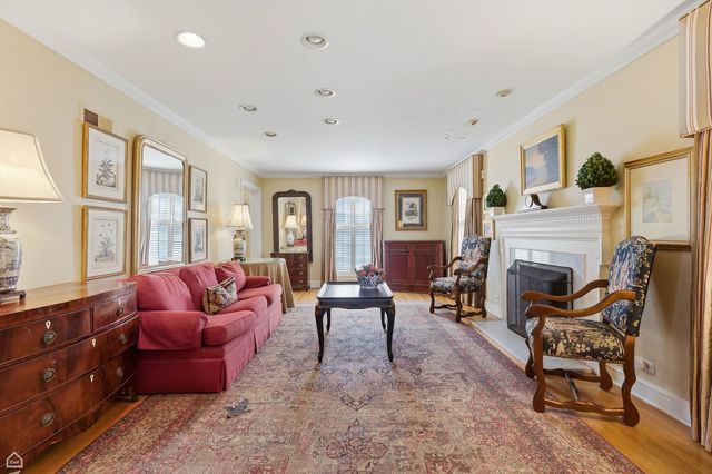 1940 Chestnut Avenue, Wilmette, IL 60091