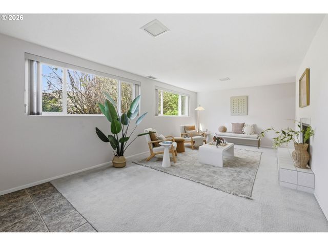 260 W 20TH Ave, Eugene, OR 97405