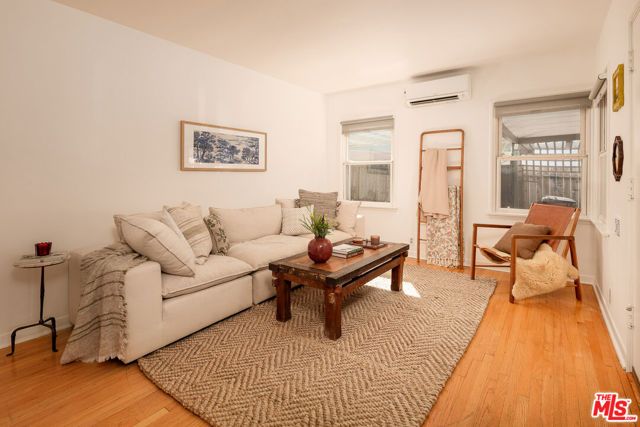 3822 York Boulevard, Los Angeles, CA 90065