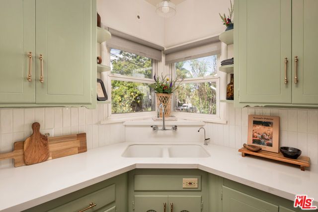 3822 York Boulevard, Los Angeles, CA 90065