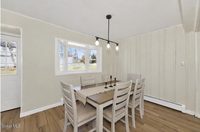 35 Knob Hill Road, Colonie, NY 12211