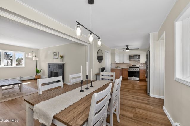 35 Knob Hill Road, Colonie, NY 12211