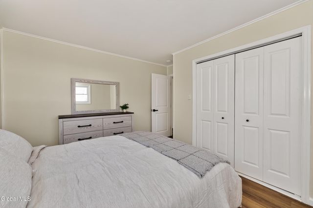 35 Knob Hill Road, Colonie, NY 12211