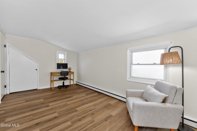 35 Knob Hill Road, Colonie, NY 12211