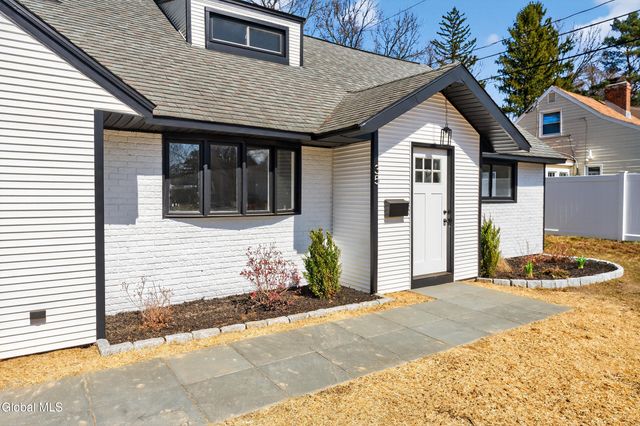 35 Knob Hill Road, Colonie, NY 12211