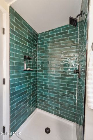 35 Knob Hill Road, Colonie, NY 12211