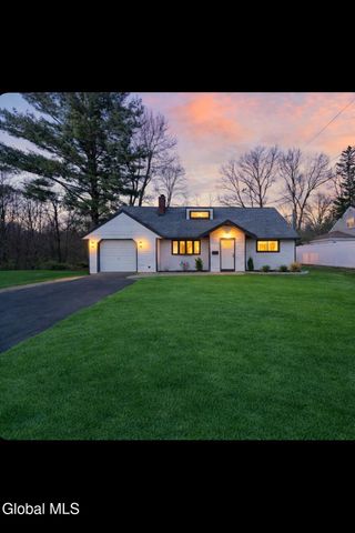 35 Knob Hill Road, Colonie, NY 12211