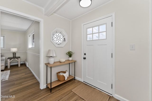 35 Knob Hill Road, Colonie, NY 12211