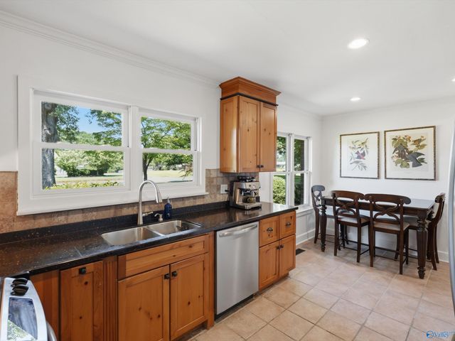 2210 Meadowbrook Road SE, Decatur, AL 35601