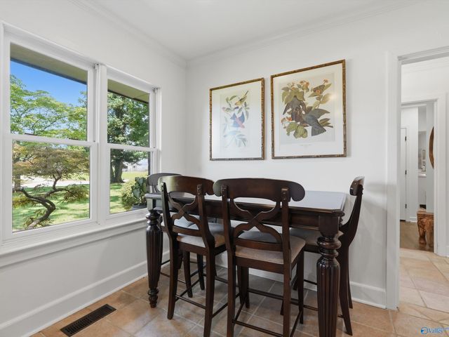 2210 Meadowbrook Road SE, Decatur, AL 35601