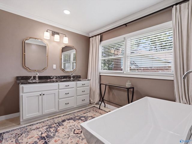 2210 Meadowbrook Road SE, Decatur, AL 35601