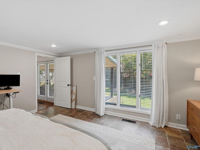 2210 Meadowbrook Road SE, Decatur, AL 35601
