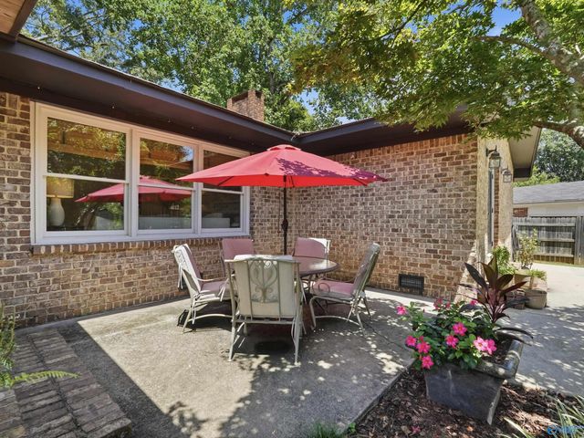 2210 Meadowbrook Road SE, Decatur, AL 35601
