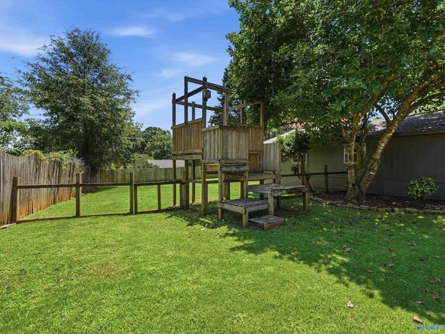 2210 Meadowbrook Road SE, Decatur, AL 35601