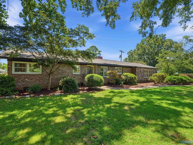 2210 Meadowbrook Road SE, Decatur, AL 35601