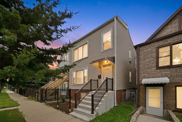 2433 W 46th Place, Chicago, IL 60632