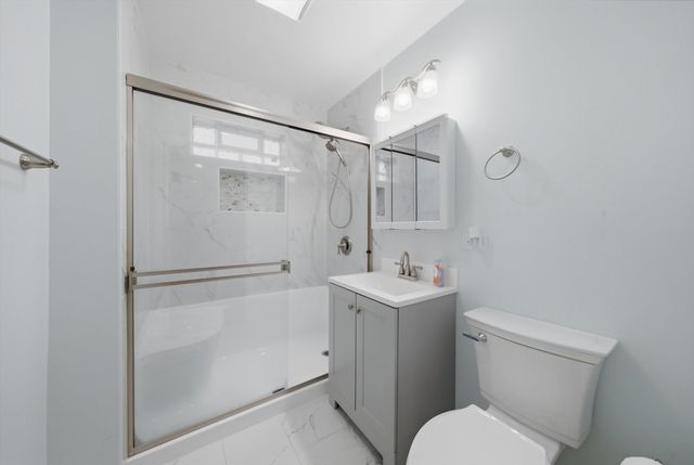 2433 W 46th Place, Chicago, IL 60632