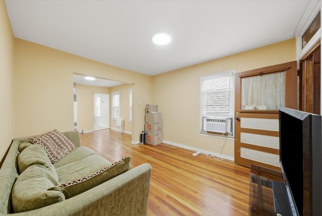 2433 W 46th Place, Chicago, IL 60632