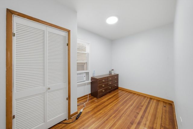 2433 W 46th Place, Chicago, IL 60632